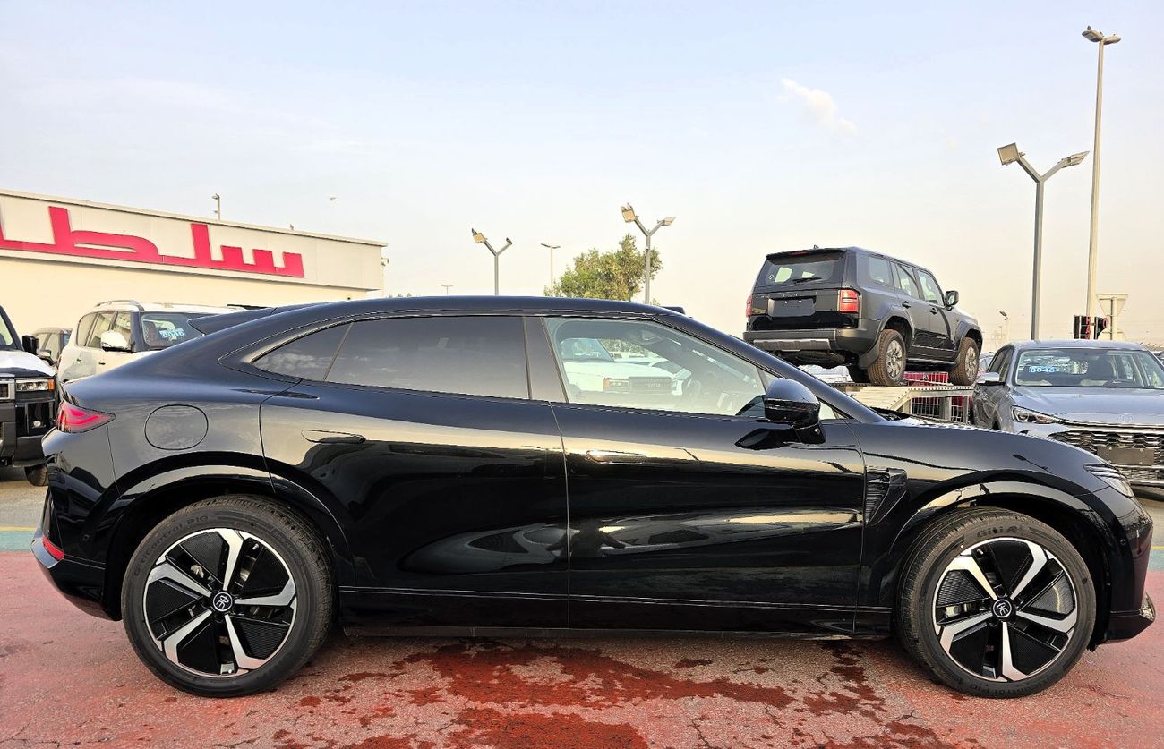 BYD Song L BYD Song L EV FULL OPTION 662 K.M RANG With radar Black Color 2025 Model