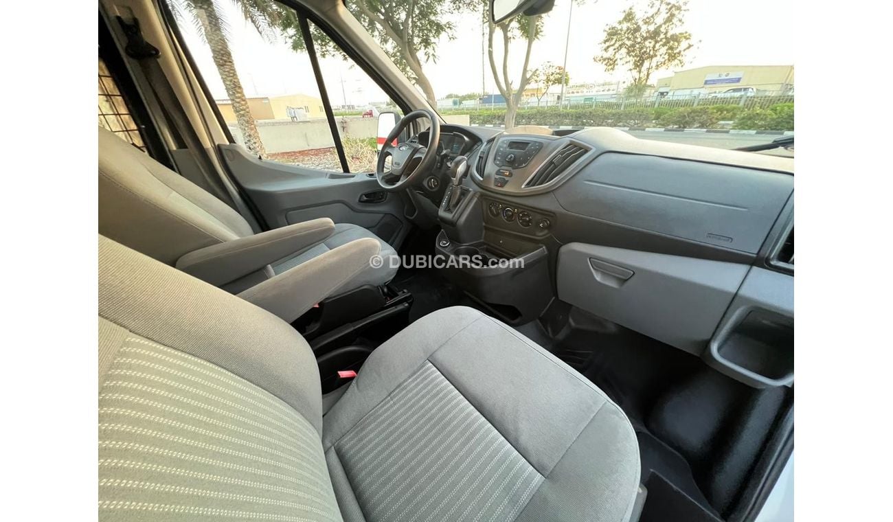 Ford Transit FORD TRANSIT 150 2017 V6 GCC FULL SERVICE HISTORY ORIGINAL PAINT