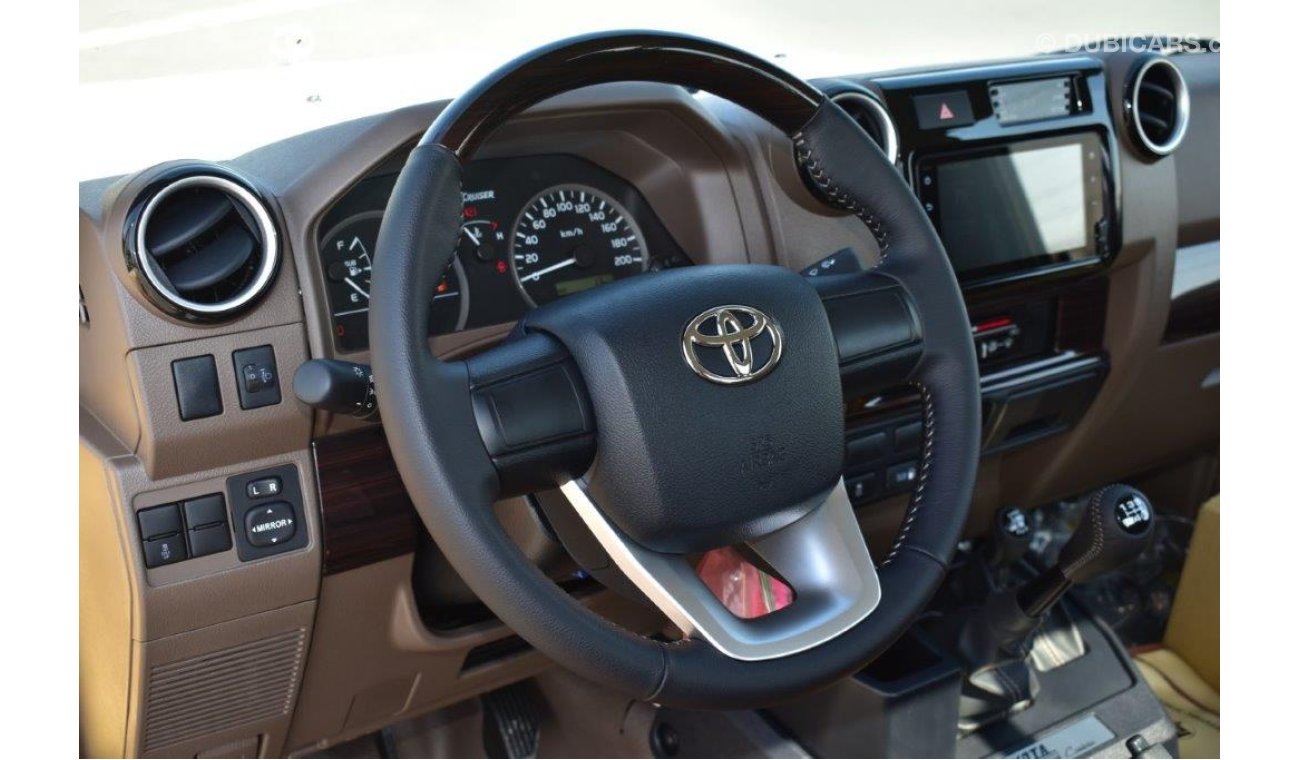 Toyota Land Cruiser Pickup 79 SC  LX V8 4.5L DIESEL MT