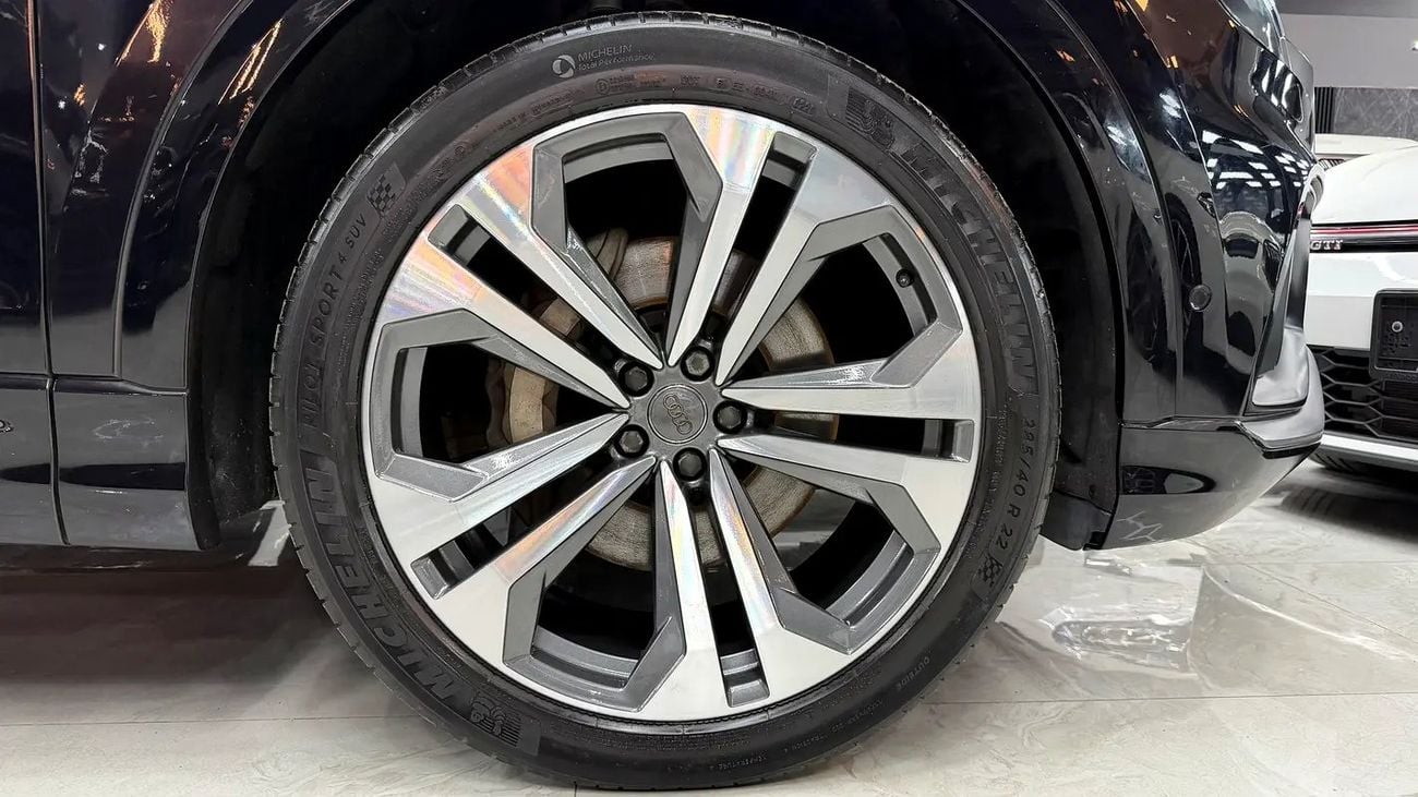 أودي Q8 55 TFSI S-LINE
