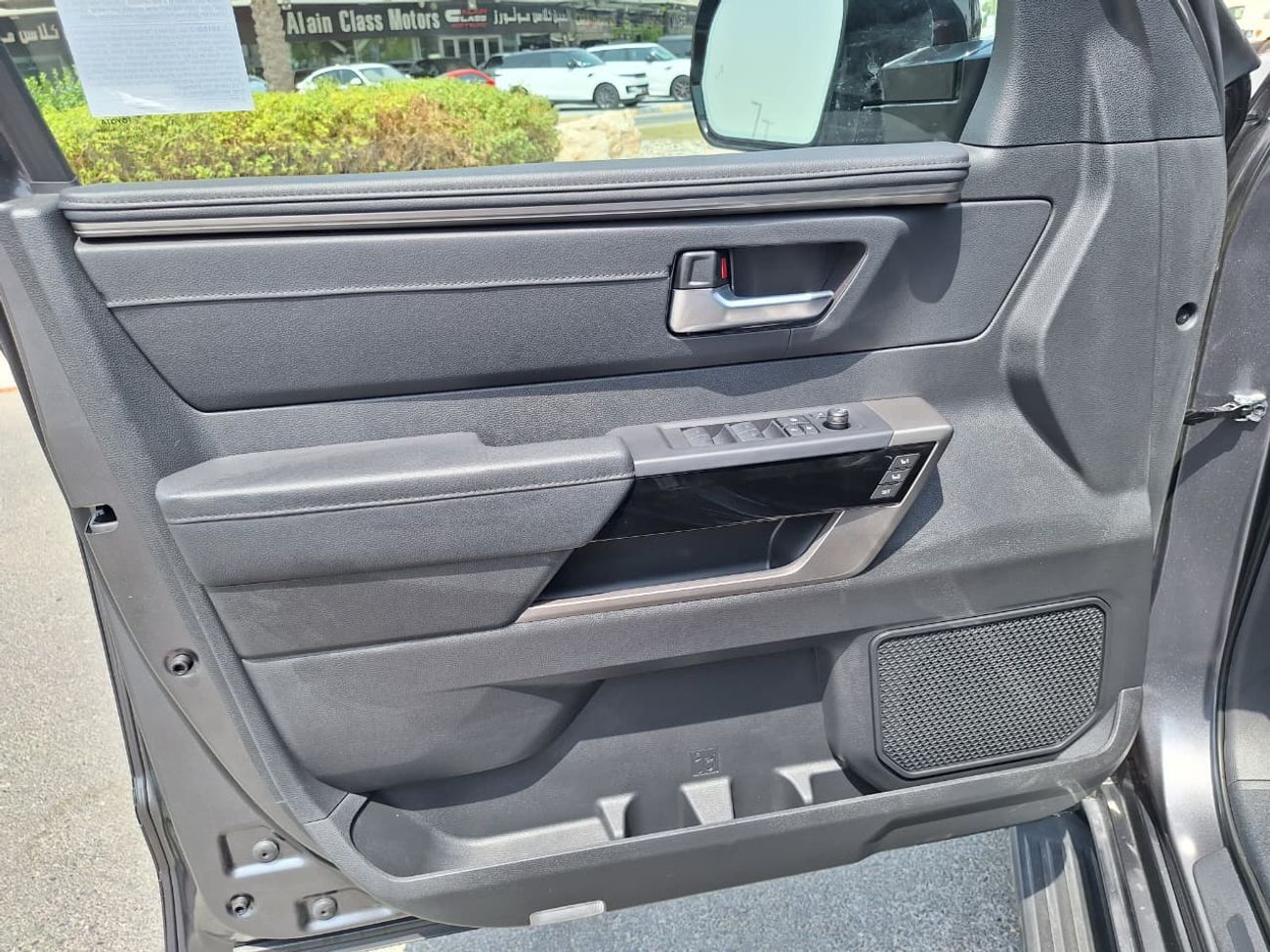 Toyota Sequoia 2024 TOYOTA SEQUOIA 4WD HYBRID 8 SEATER