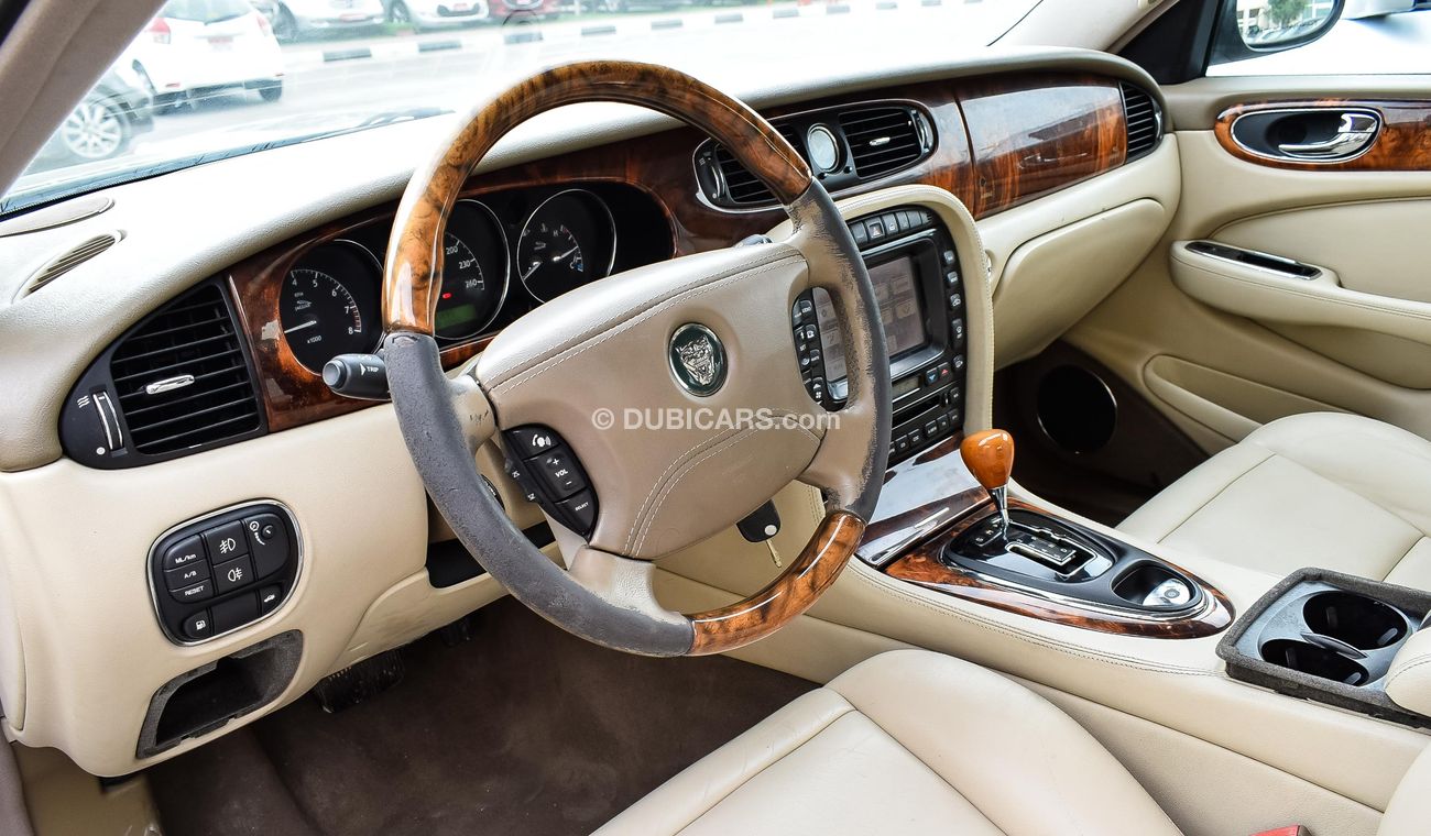 Jaguar XJ8 2004 Model Full options clean car  single owner use wellmaintaned