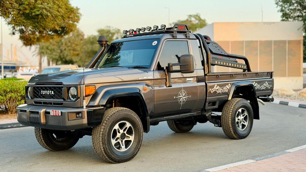 تويوتا لاند كروزر بيك آب MODIFIED TO 2025 MODEL | SINGLE CAB | MANUAL TRANSMISISON | 4.5L | RHD | SPORTS BAR