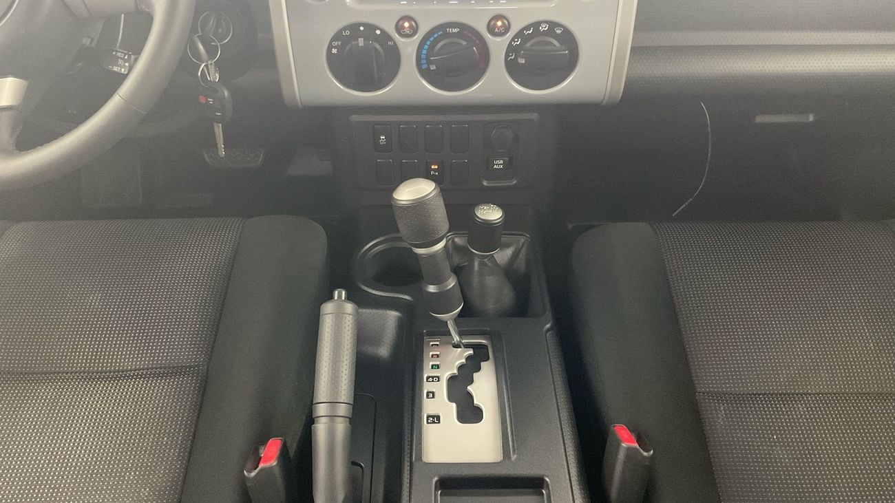 Toyota FJ Cruiser VXR 4.0L VXR | Guaranteed Warranty | 0 Down Payment