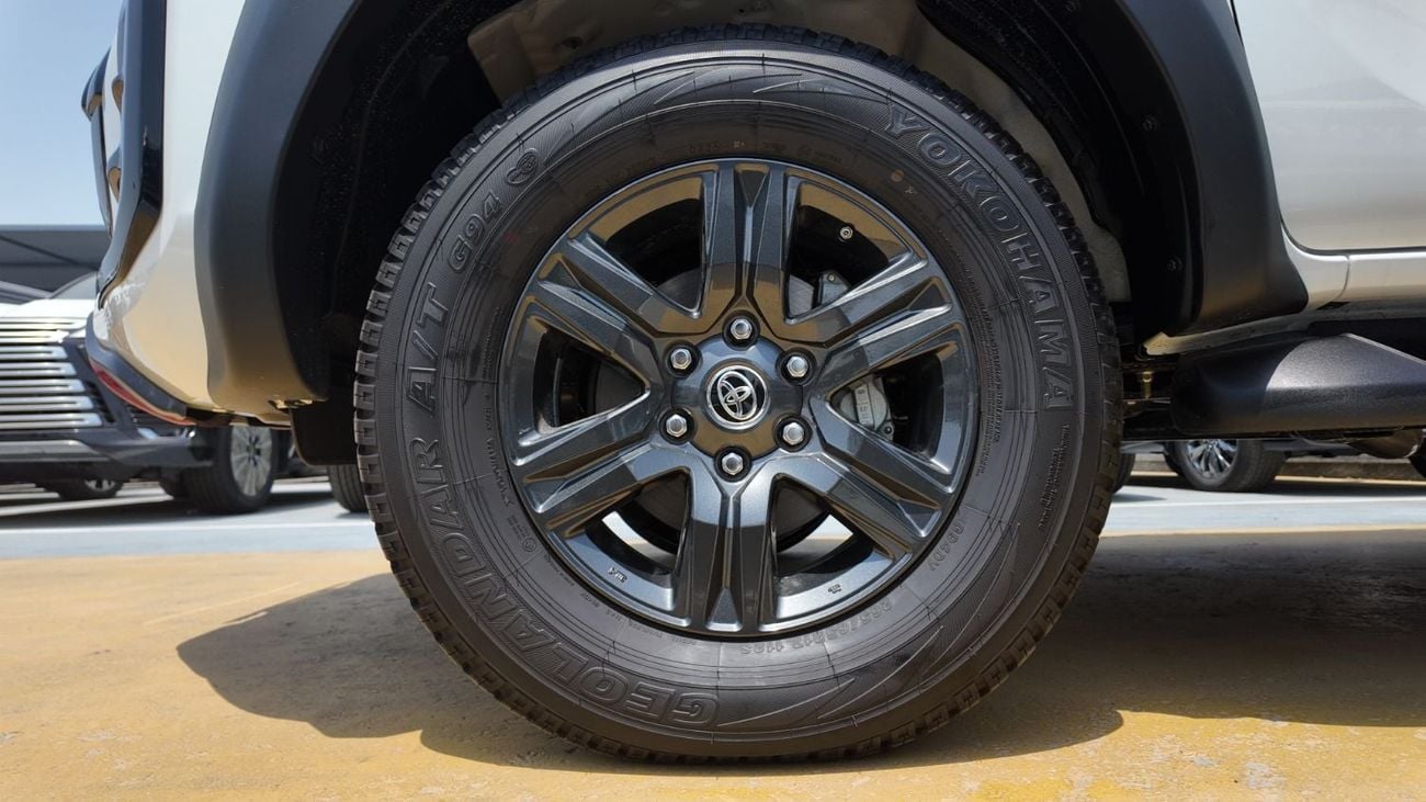 تويوتا هيلوكس  TOYOTA HILUX SR5 4.0 V6 4WD A/T 2026