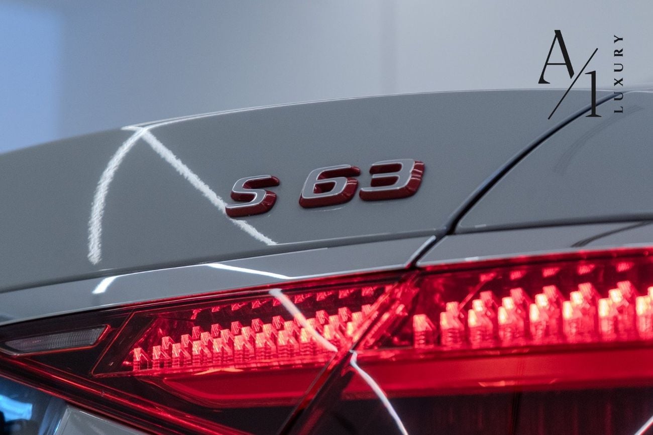مرسيدس بنز S 63 AMG 2024 With black And Red Carbon Fibre Interior, Excellent Condition, European Spec