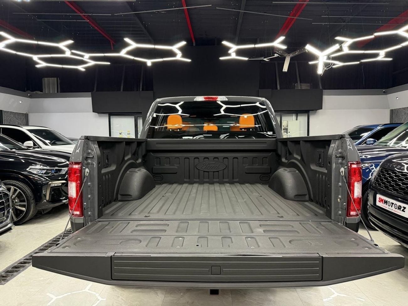 Ford F-150 XLT CREW CAB