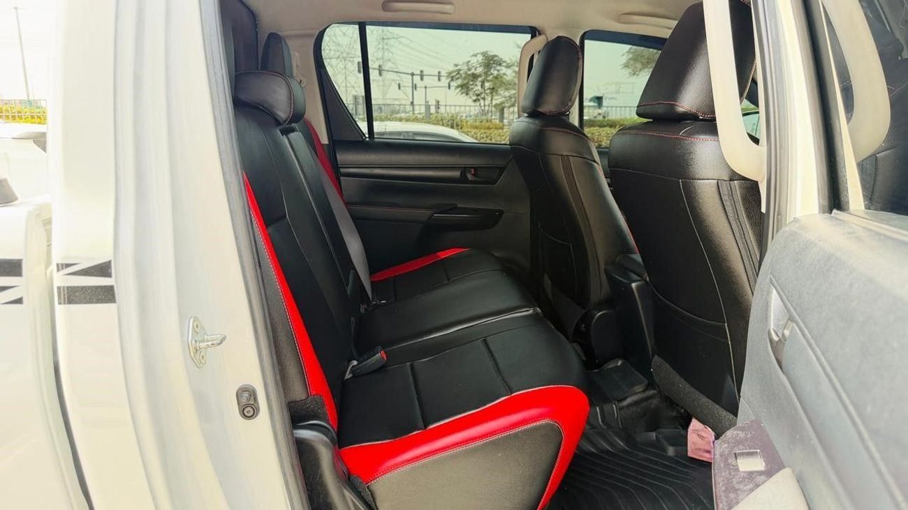 Toyota Hilux 2021| 2.8L DIESEL ENGINE | AT | RHD | HEAVY SPORT BAR | ROOF MOUNTED LED LIGHTS | TOW HITCH | PARKIN