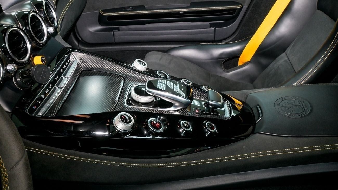 Mercedes-Benz AMG GTR V8 Biturbo