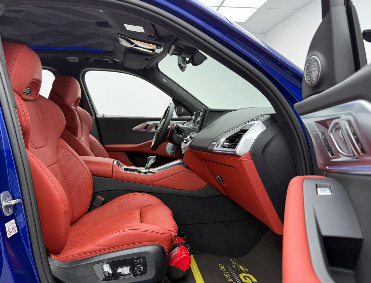 بي أم دبليو XM 2023 BMW XM, 2027 BMW Warranty + Service Pack, Full BMW Service History, Very Low Km, GCC