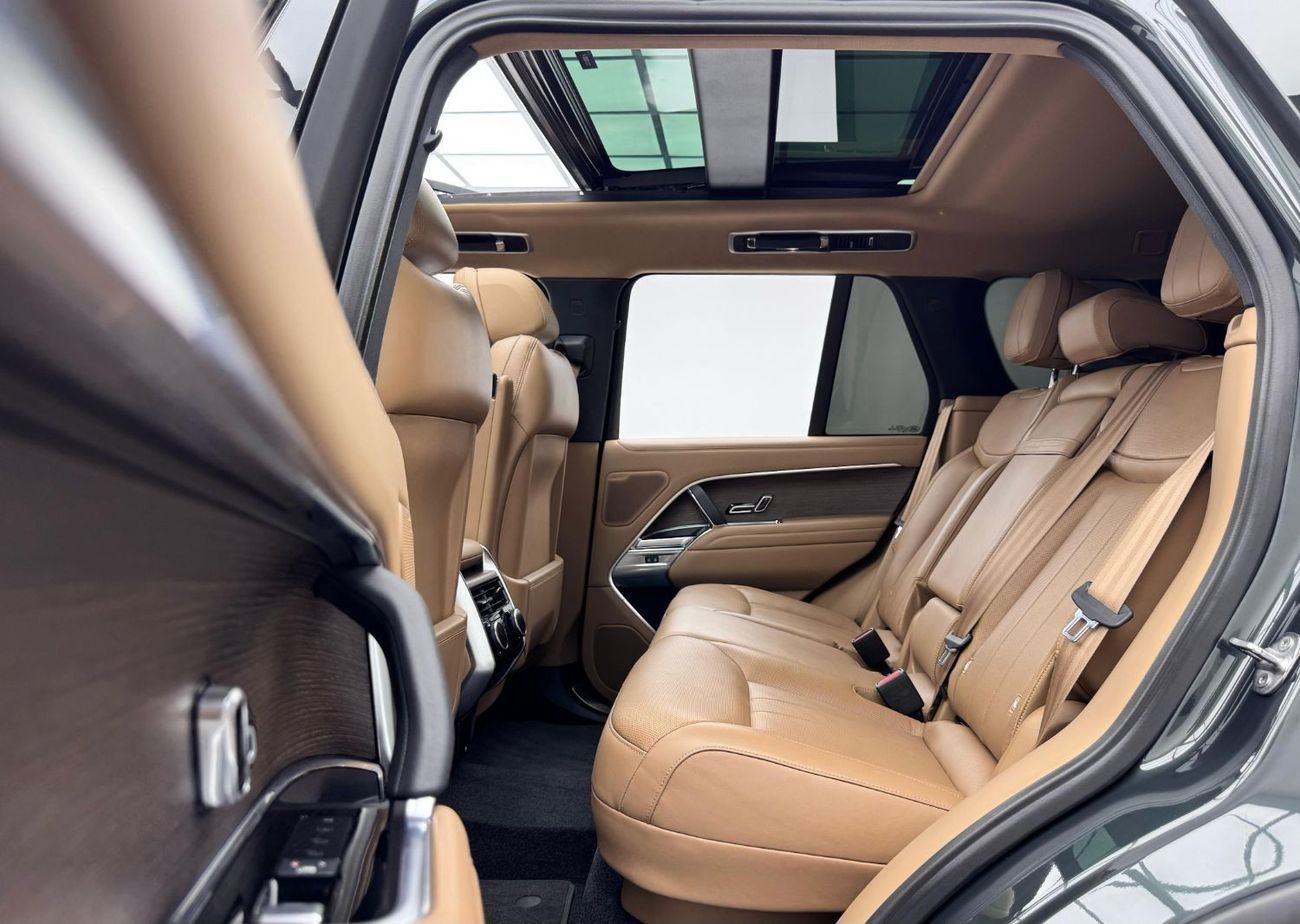 لاند روفر رينج روفر HSE P400 3.0L 2023 Range Rover HSE P400, Agency Warranty Till 28, Agency Full Service History, GCC