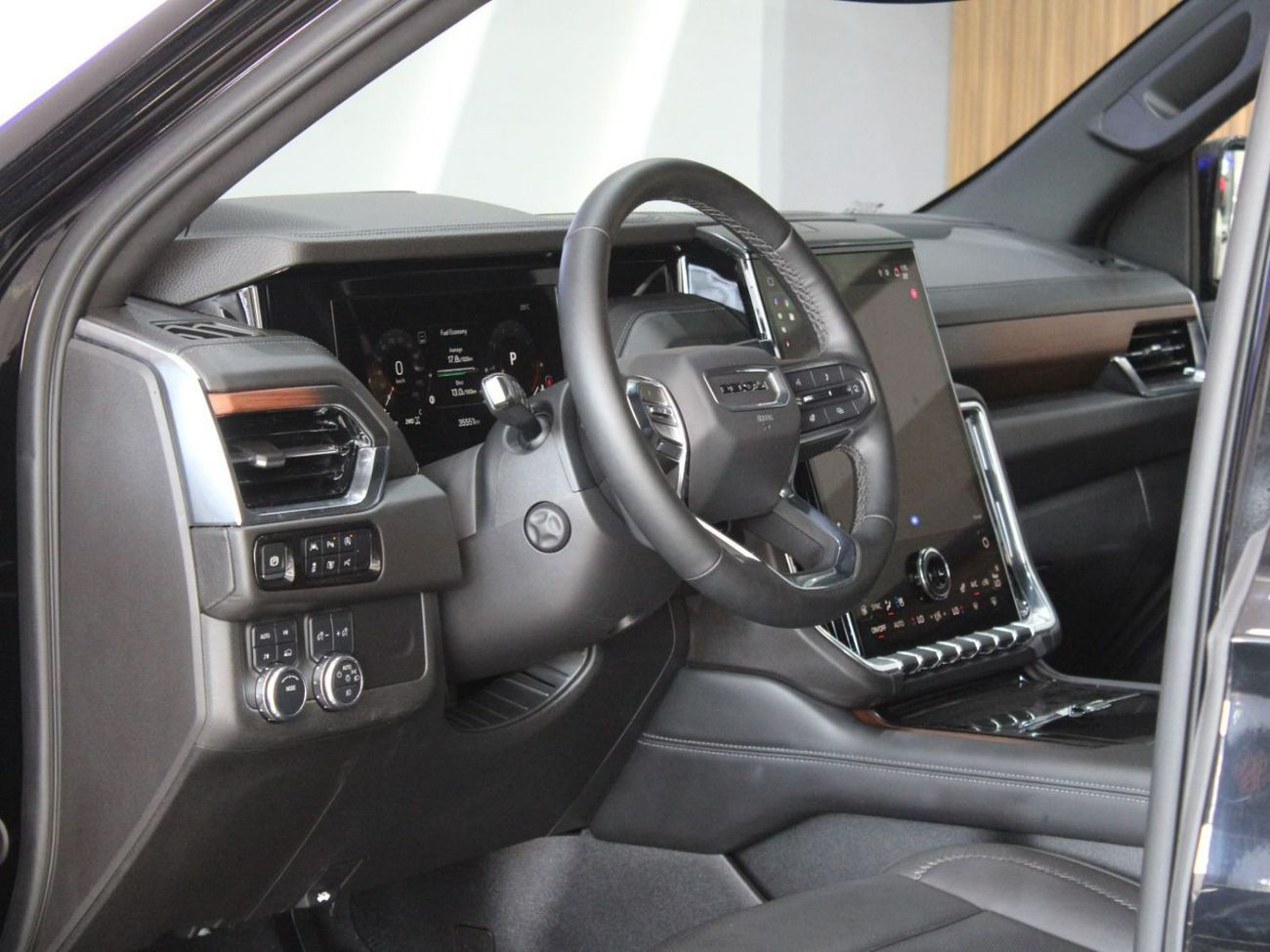 جي أم سي يوكون 6.2 V8 Denali (AWD)