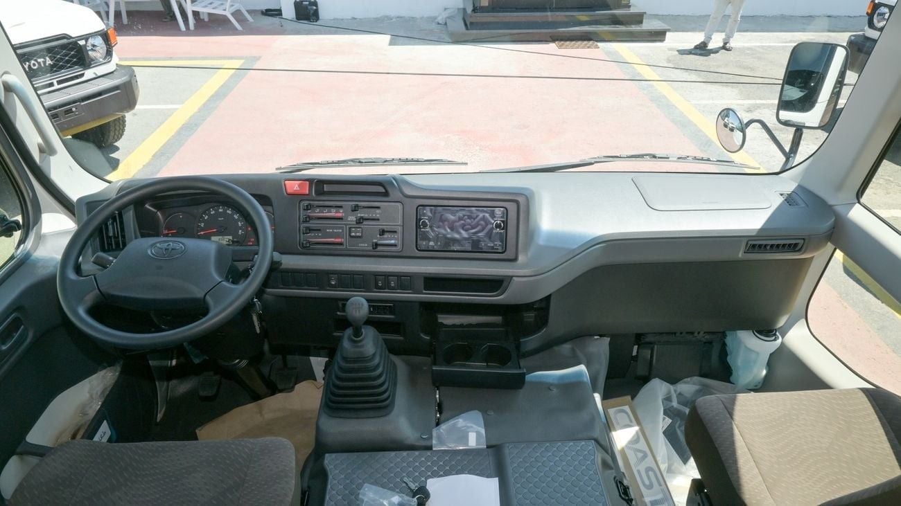 تويوتا كوستر 2.7L Petrol 2025