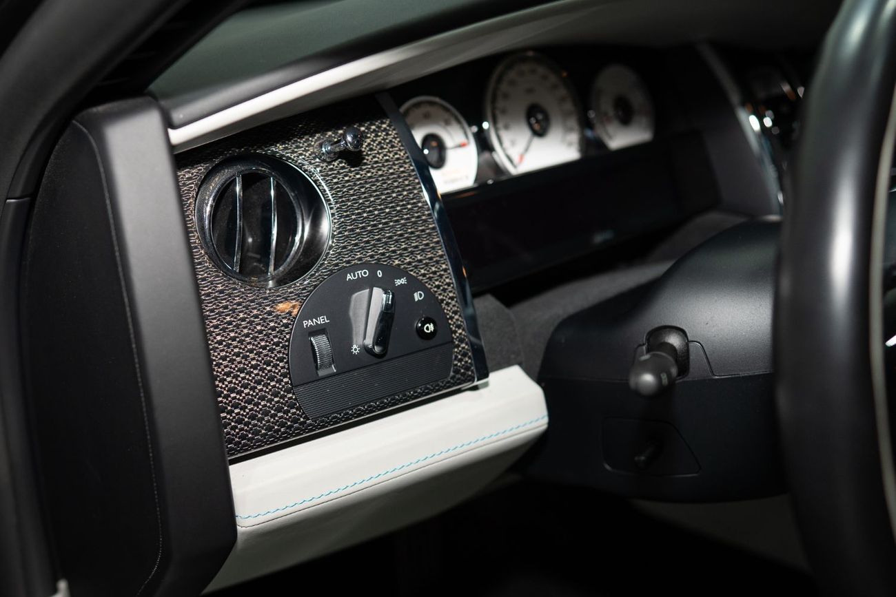 رولز رويس جوست Black Badge 6.6L