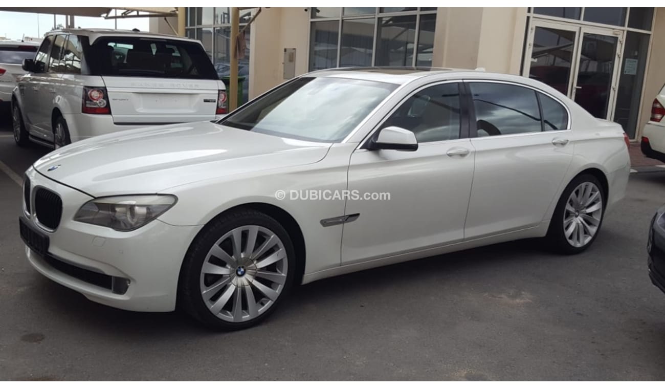 بي أم دبليو 740Li بي ام دبليو 740 موديل 2010 خليجي السياره حاله ممتازه من الداخل والخارج فل اوبشن شفط بصمه فتحه وجلد ك