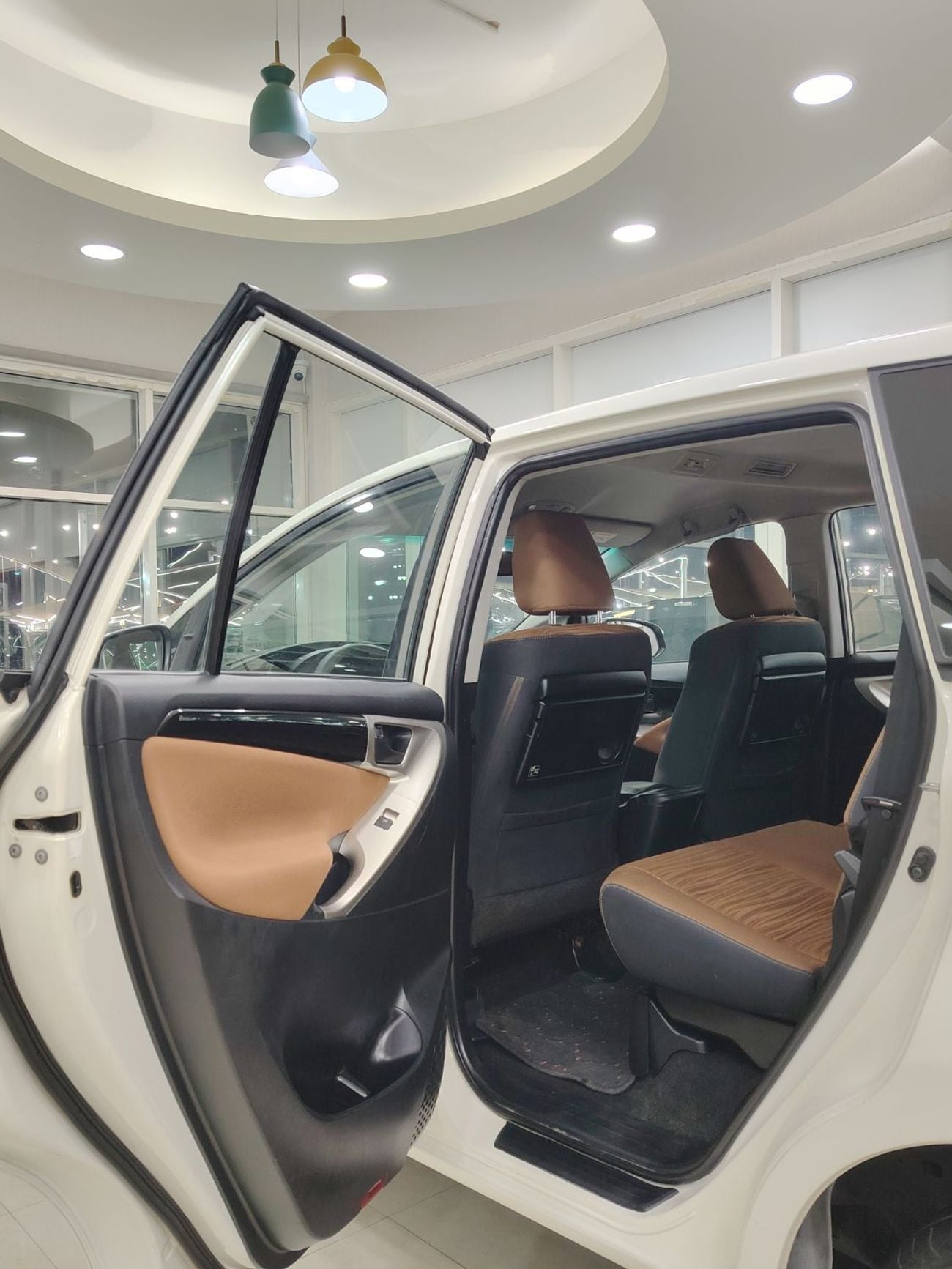 تويوتا إينوفا GL 2.7L