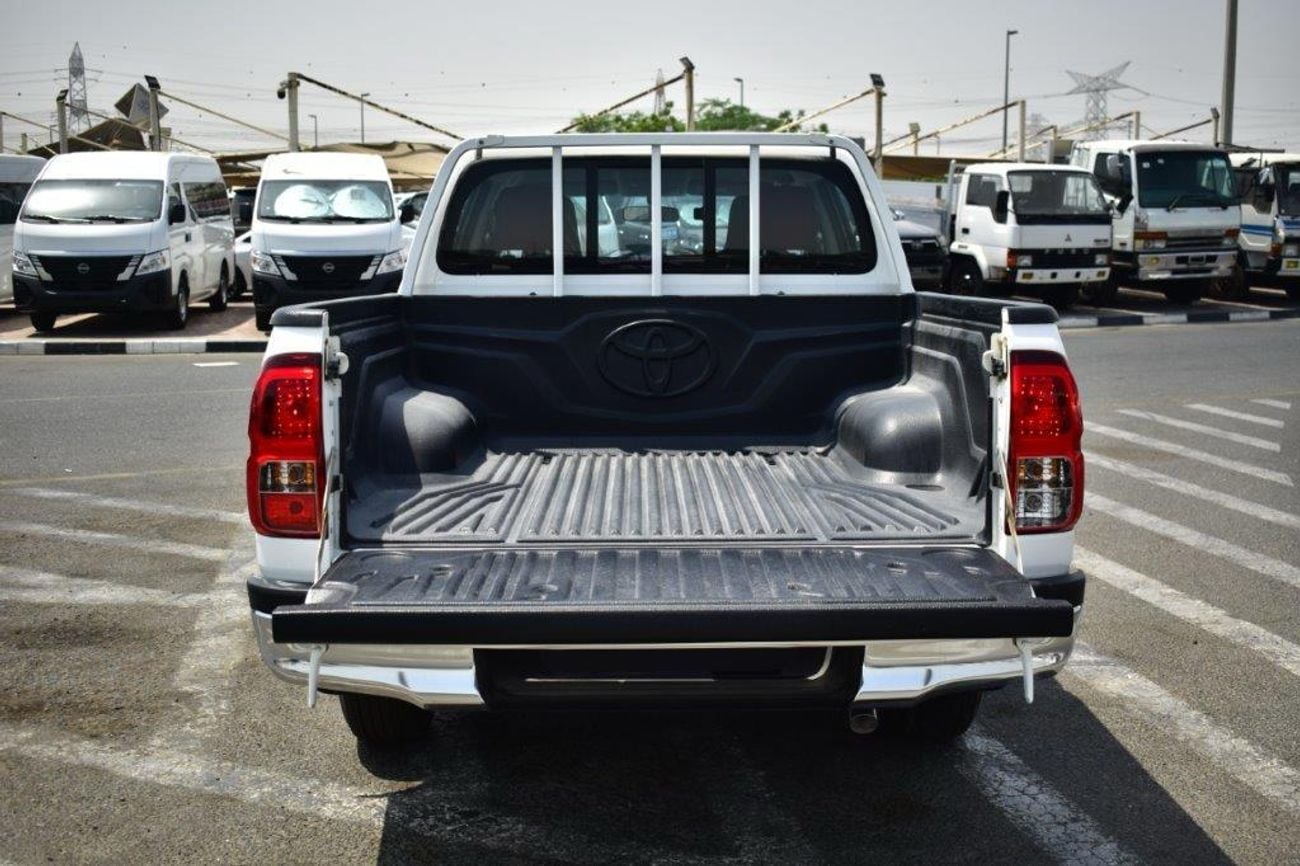 تويوتا هيلوكس GL 2.4L Double Cab Utility