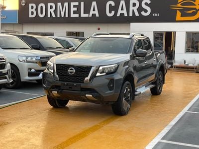 Nissan Navara G 2.5L 4WD M/T Nissan Navara Double Cab  2.5L Petrol 4WD 5 Seater MT