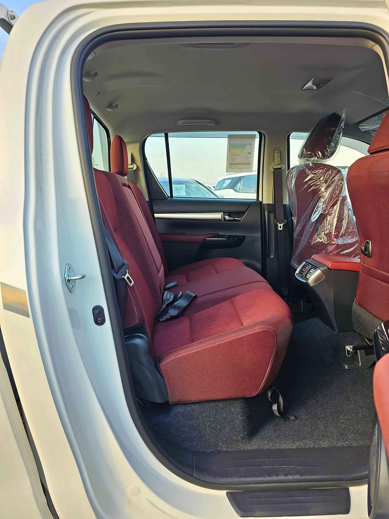 Toyota Hilux SR5 NARROW BODY / FULL OPTION / M/T /  2.7L V4 PETROL / DVD CAMERA / WOOD TRIM (CODE # 69039)