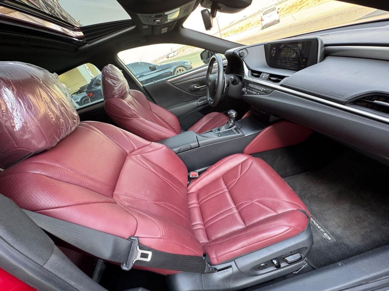 لكزس ES 350 F-SPORT / V6 3.5L / RADAR / ROAD ASSIST / WIRELESS CHARGER / DRIVE MODES S, S+