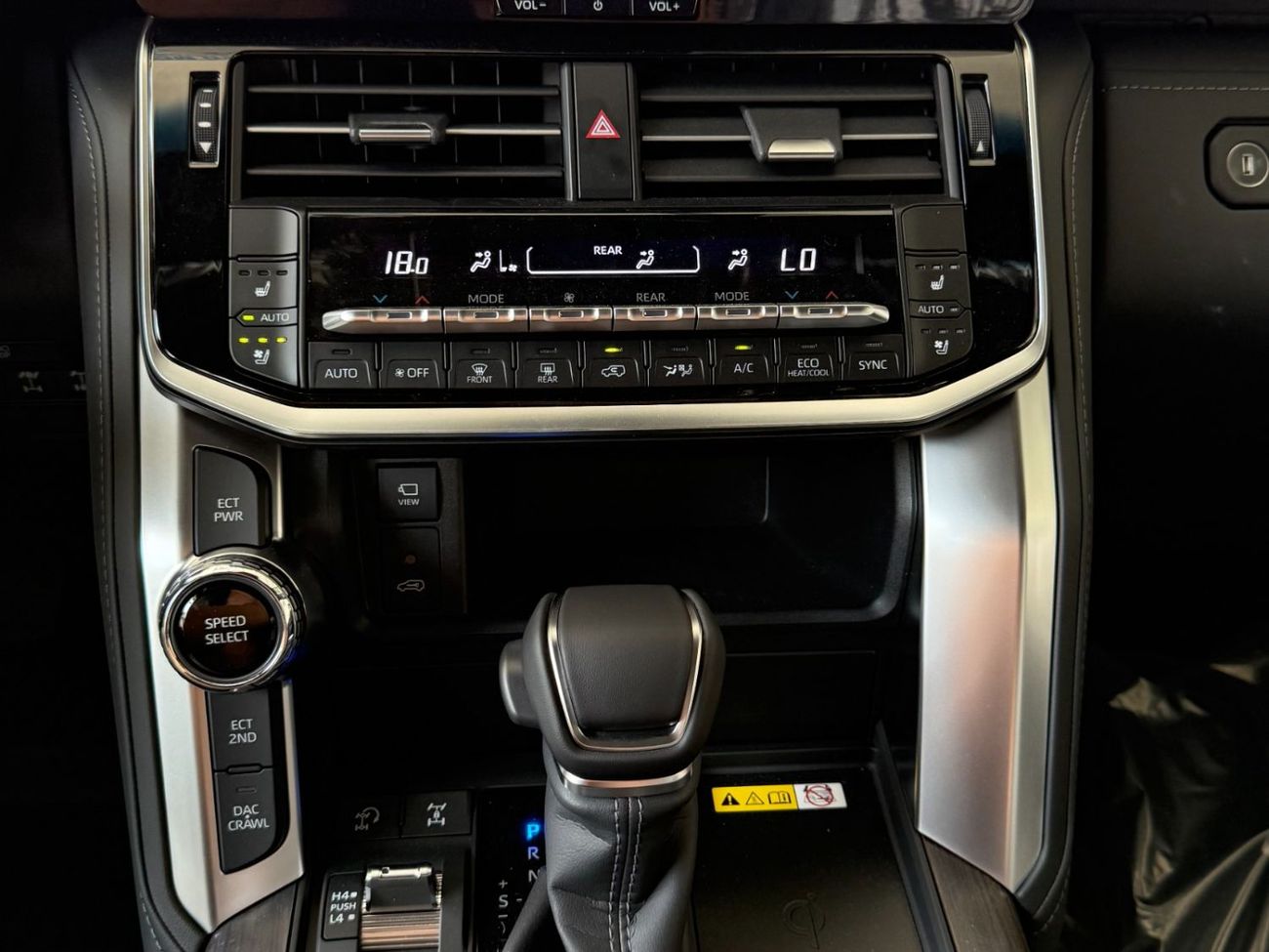 Toyota Land Cruiser VX 4.0 V6 FULL OPTION **EXPORT ONLY**التصدير فقط خارج الخليج***