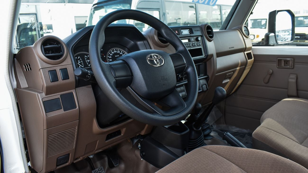 تويوتا لاند كروزر 70 4.0L V6 Petrol