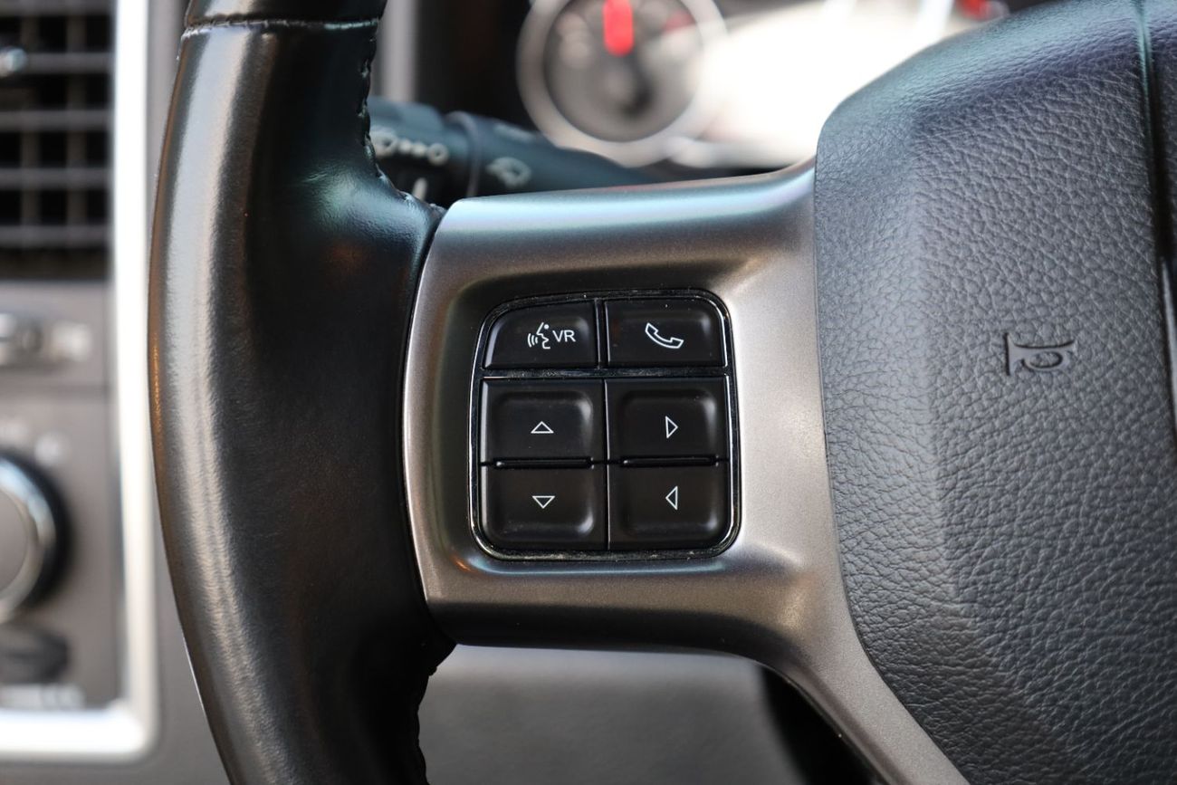 RAM 1500 Classic 5.7L Crew Cab Utility (5 Seater)