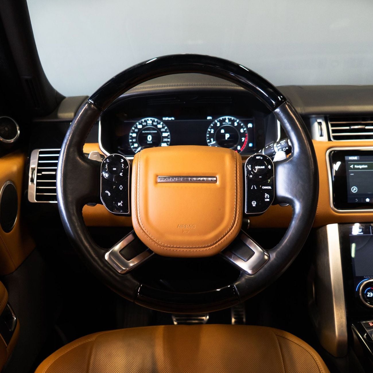 Land Rover Range Rover Autobiography 5.0L (510 HP) AED 4,082 p.m • 0% Downpayment • Range Rover Autobiography  • Agency Ser