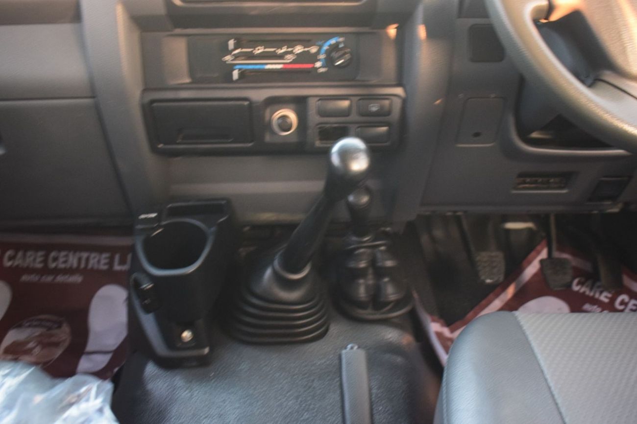 Toyota Land Cruiser 70 GXL