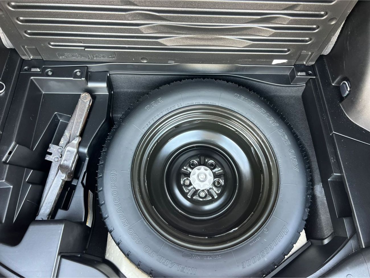 Toyota RAV4 2018 XLE - 2.5L V4-RearCam-AWD 4x4 - Push Start - Leather seat Sunroof