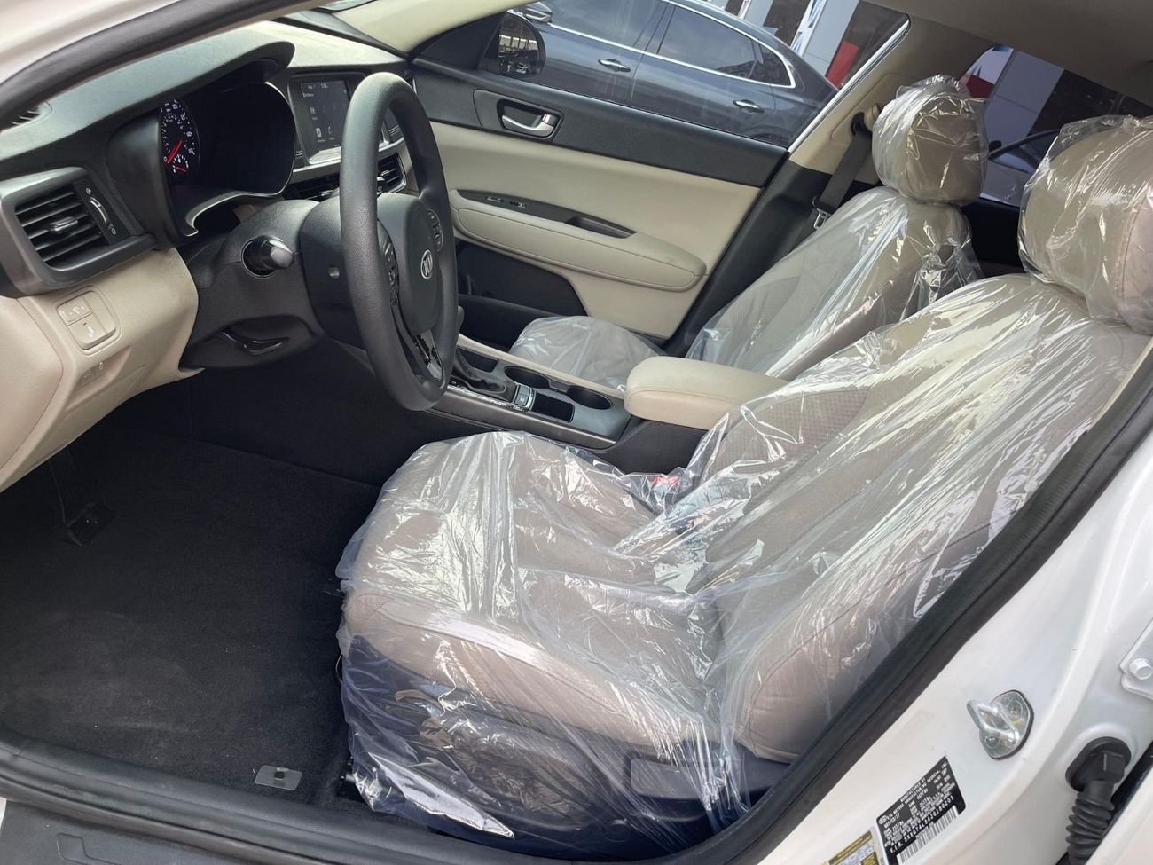 Kia Optima Optima / white / 2018 / in perfect condition