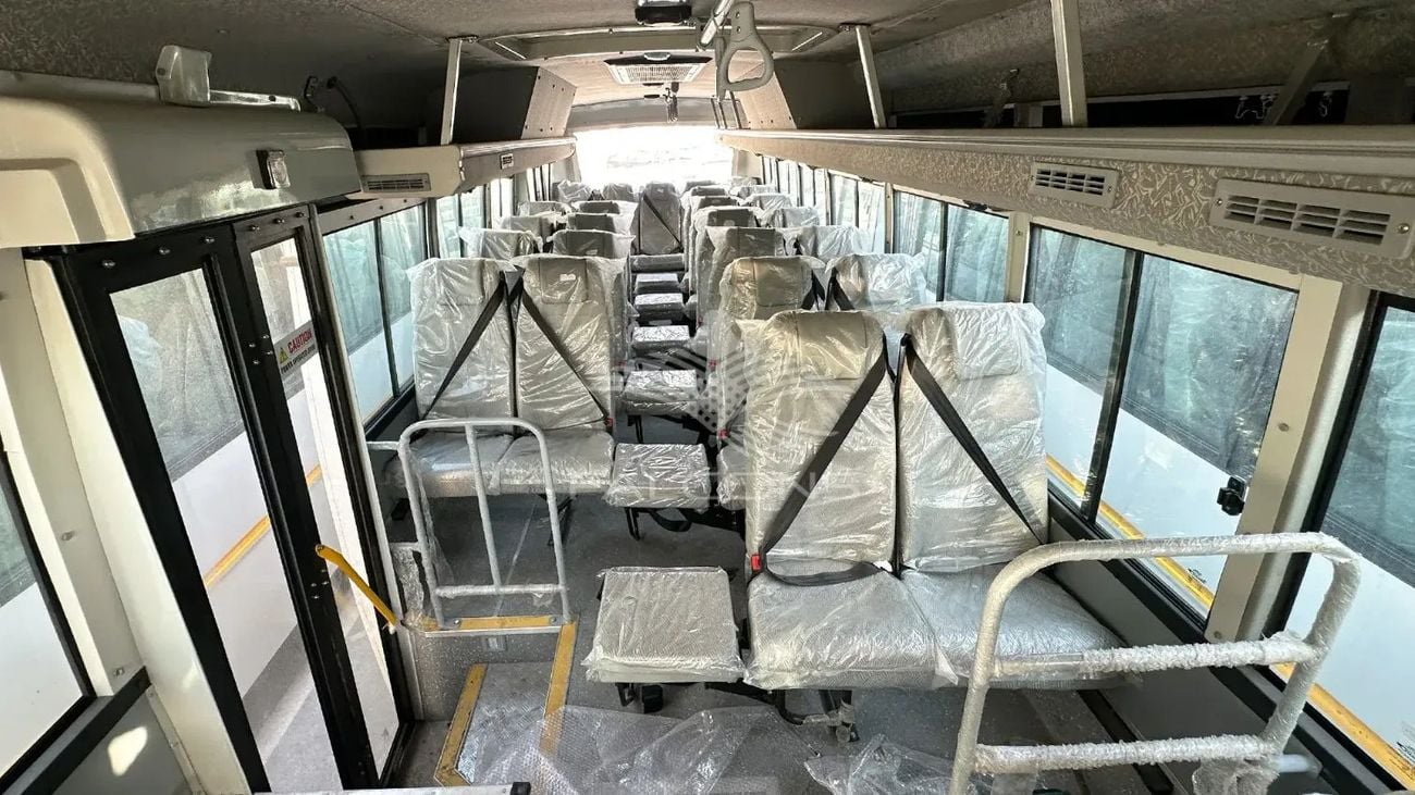 SML Isuzu S7 Bus SML ISUZU S7 Bus 3455cc 33 SEATER AC DOUBLE DOOR  4x2 LHD Diesel MT