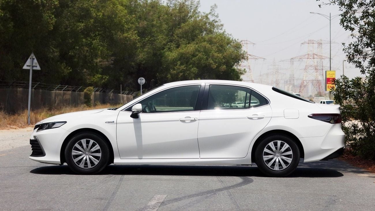 Toyota Camry LE 2.5L (176 HP) | Agency Warranty | Complete Service History | Zero Downpayment Support