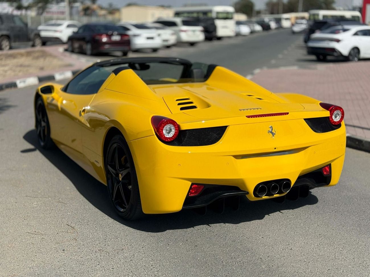 فيراري 458 سبايدر GCC SPEC NEAT AND CLEAN