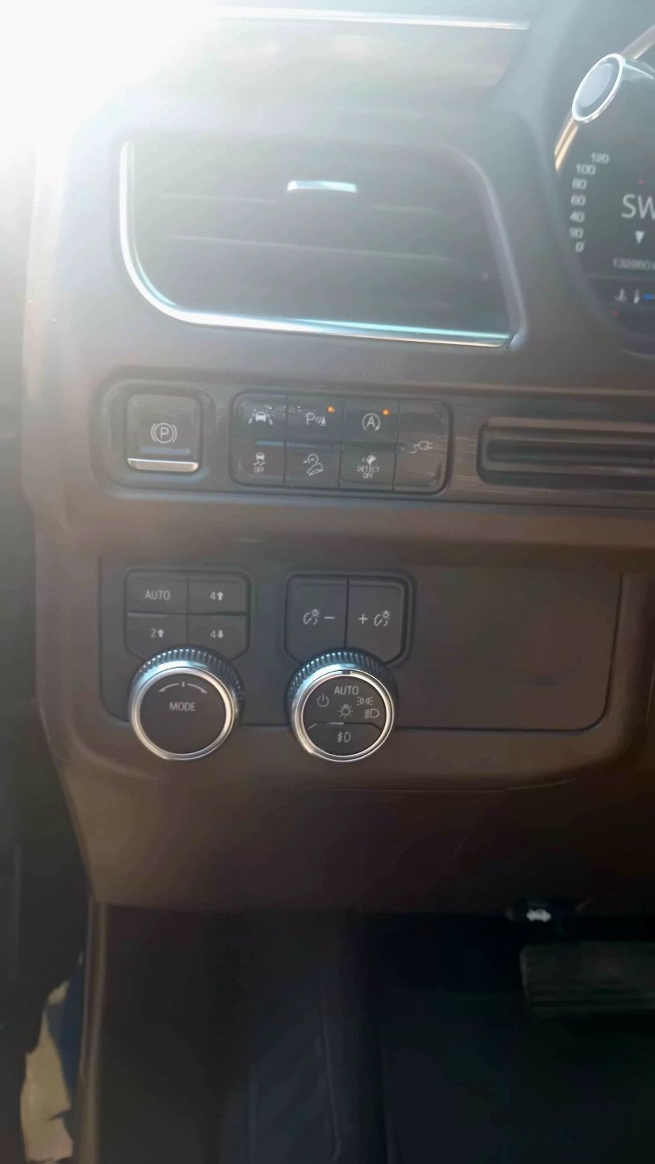 جي أم سي يوكون SLE 5.3L 4WD (8 Seater)