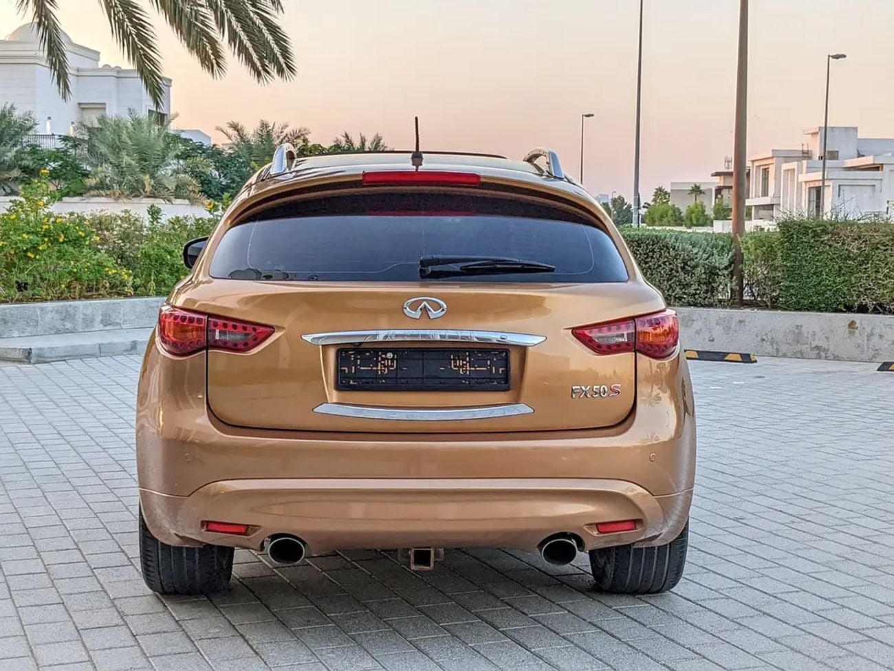 إنفينيتي FX50 Sport GCC Specs Very Clean Agency Mint Condition V8 Premium Luxury SUV