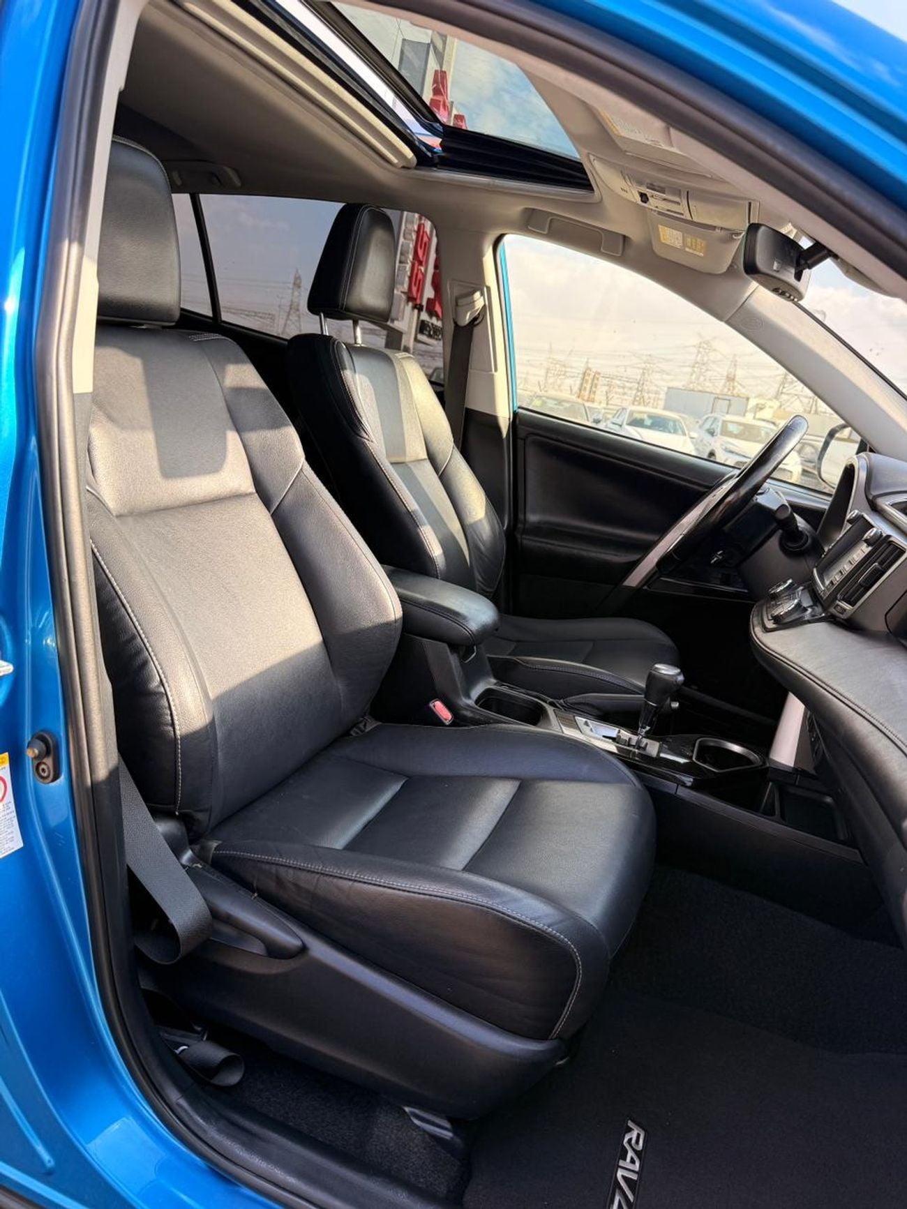 Toyota RAV4 VXR Limited 2.5L 360 camera, sunroof Full option