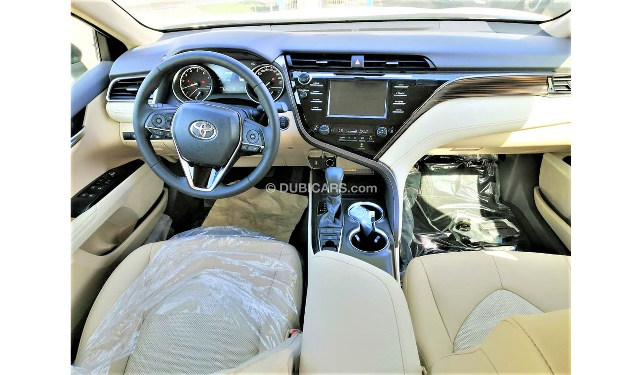 تويوتا كامري v6مع فتحة  سقف