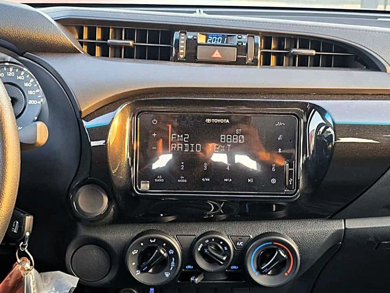 Toyota Hilux Toyota Hilux D.C 2.4L Diesel M/T 4*2 2025