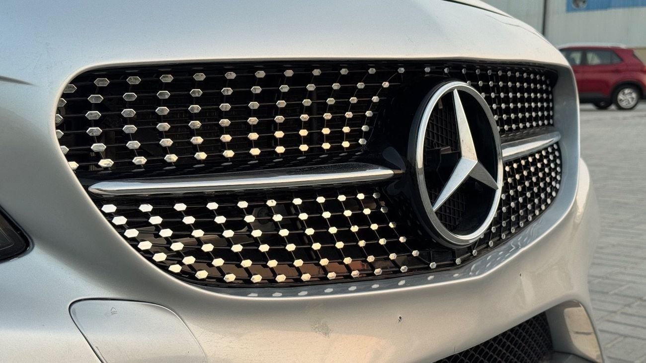 مرسيدس بنز C 300 كوبيه 2.0 L Turbo 4Matic