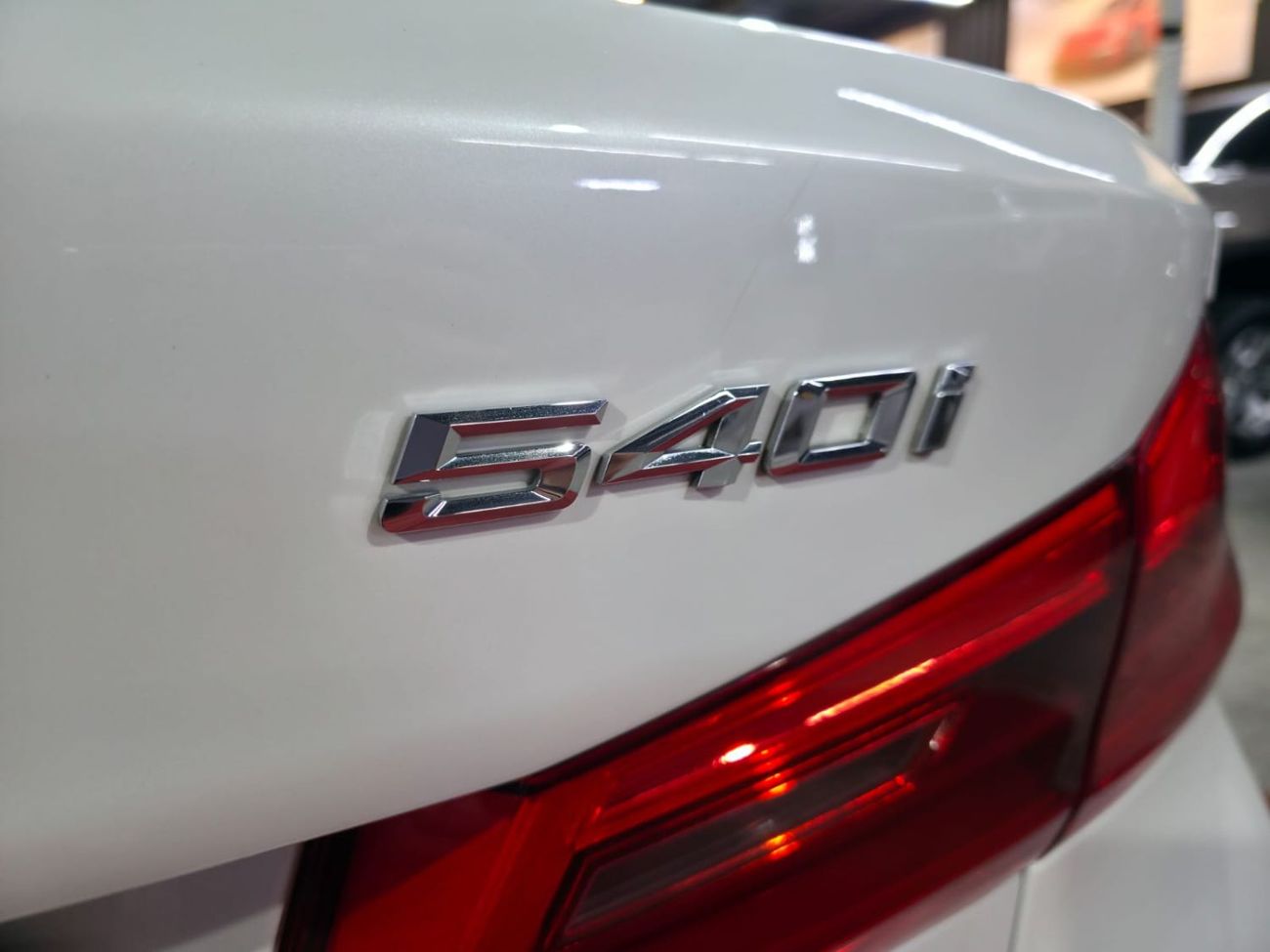 BMW 540i Luxury 3.0L