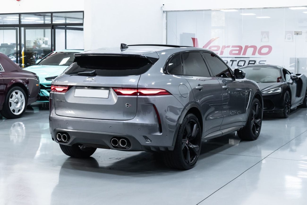 Jaguar F-PACE SVR