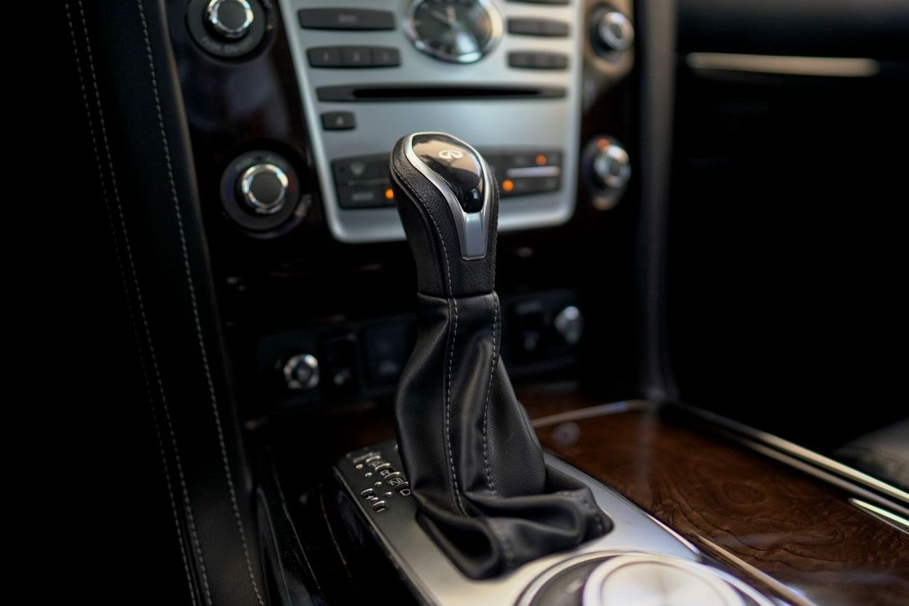 Infiniti QX80 Luxe 7st Infiniti QX80 2020 (7 SEATERS) GCC under Warranty with Flexible Down-Payment/ Flood Free.