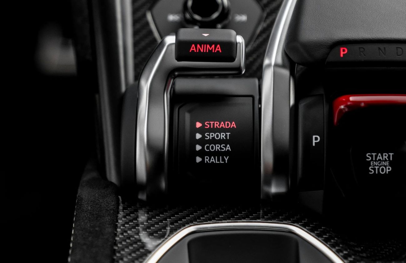 Lamborghini Urus 4.0L V8 Twin-Turbocharged Engine