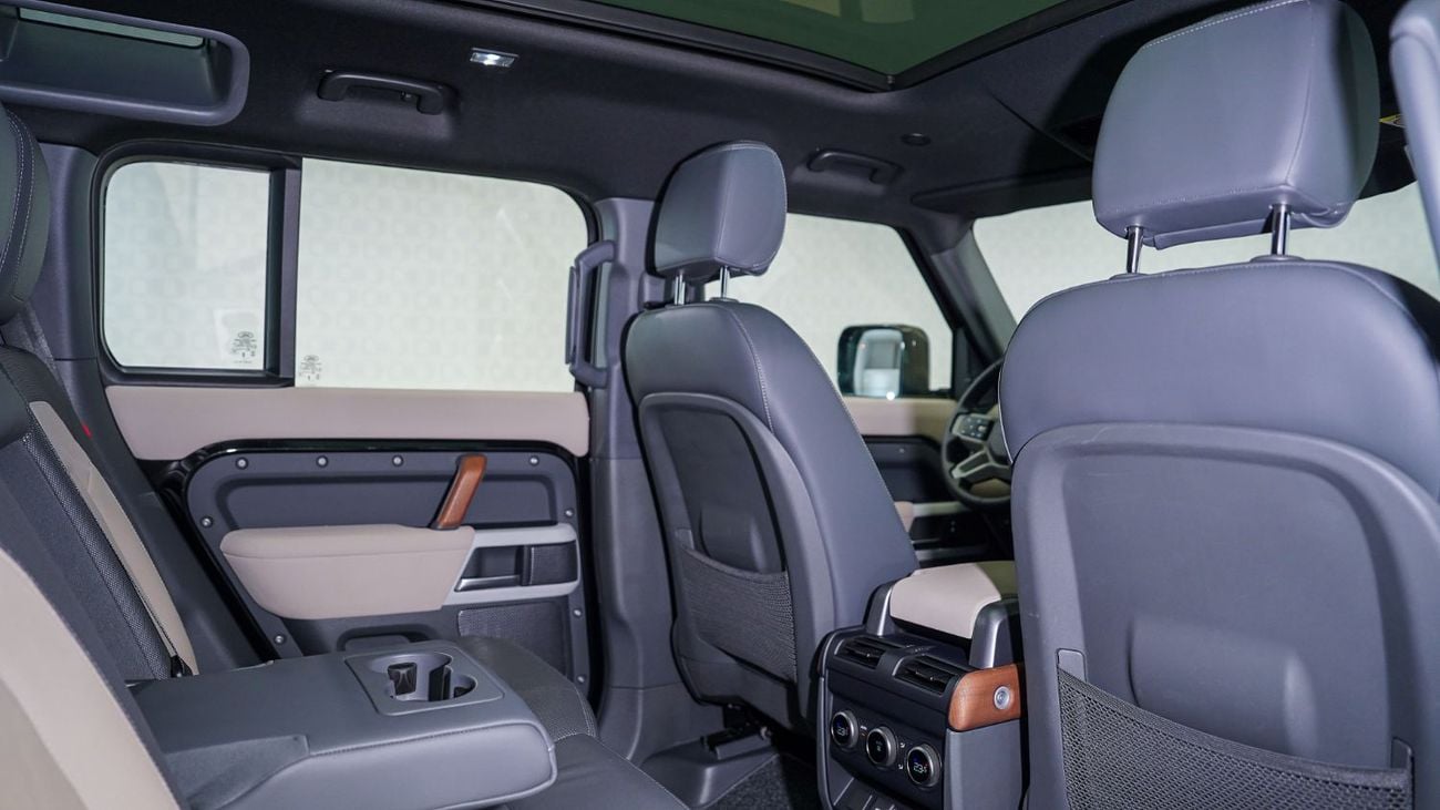 Land Rover Defender 110 X-Dynamic SE P400 3.0L | AED 4,987 PM | Warranty August 2028 | GCC