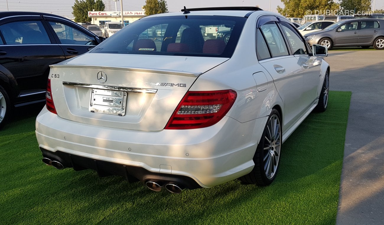 مرسيدس بنز C 63 AMG وارد اليابان فائقة النظافه وصلت حديثا موديل 2012 خالية من اي حوادث ومشيكه بالكام