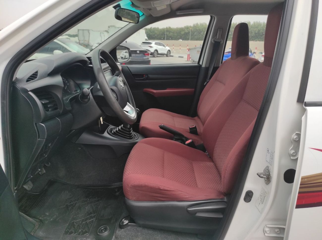 Toyota Hilux DLS 2.7L Toyota Hilux 2021 manual 4×2 petrol