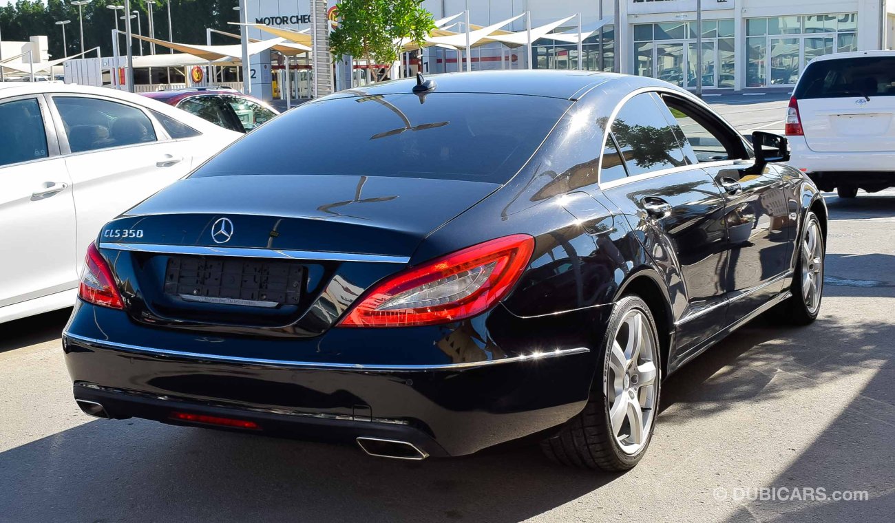 مرسيدس بنز CLS 350 تمويل بنكي بدون دفعه اولي / لا يوجد بها اي اعطال/ضمان جير ماكينه شاسي