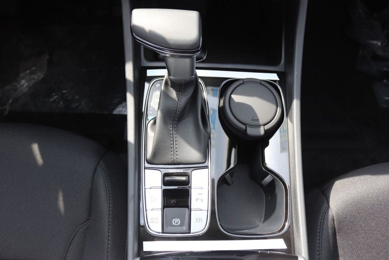 هيونداي توسون 2.0L Panoramic / Push Start /2 Electric seat / Wireless charges / monitor  2023 Full Option