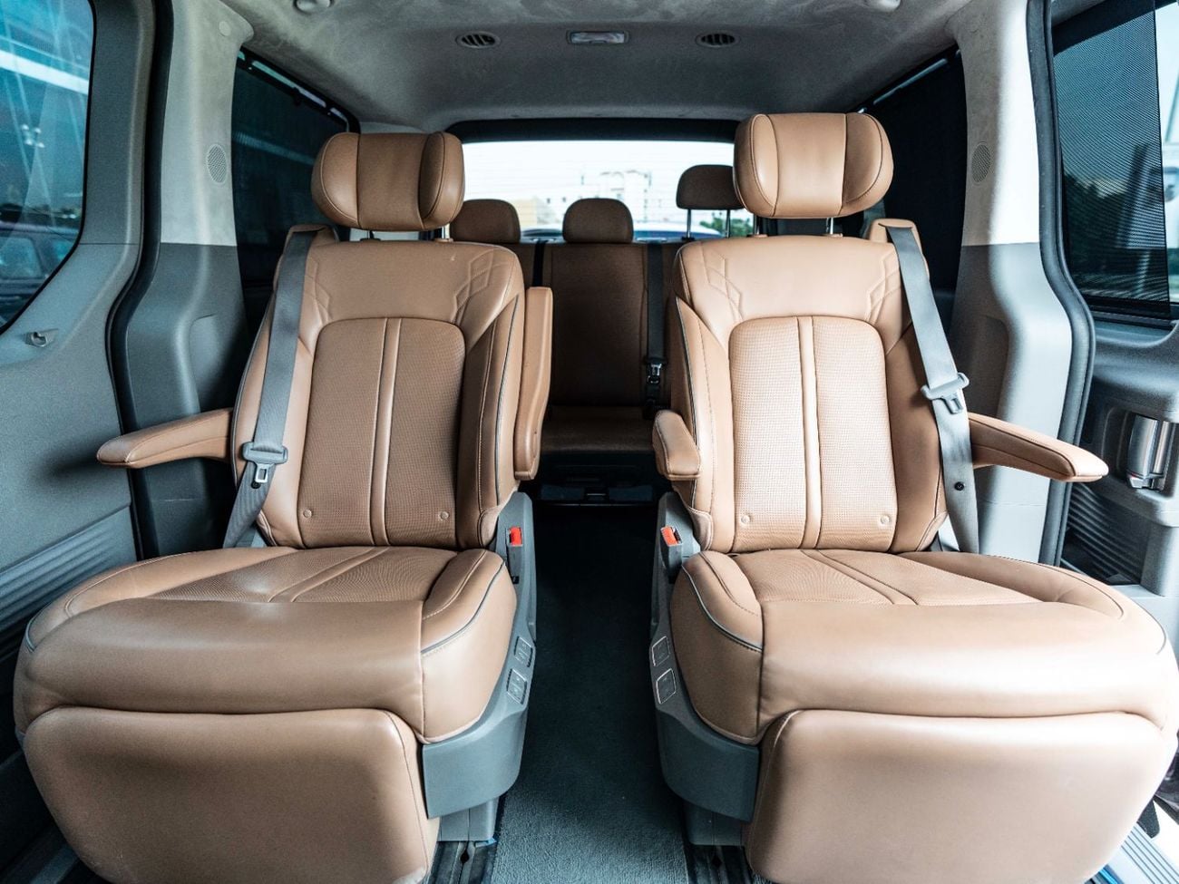 هيونداي ستاريا 3.5L Luxury (7 Seater)